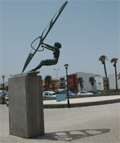 Pozo Izquierdo Statue